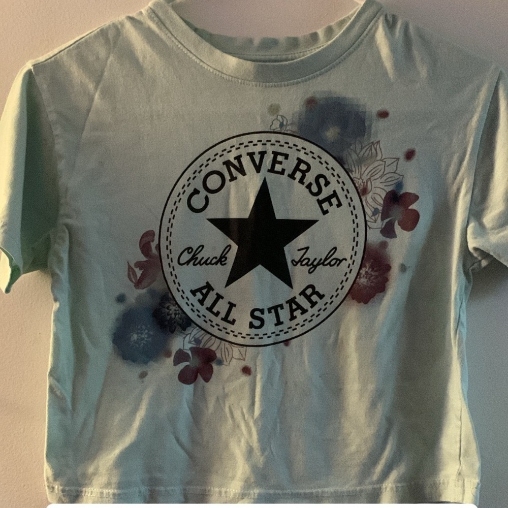 Medium girls Converse shirt size (7/8)